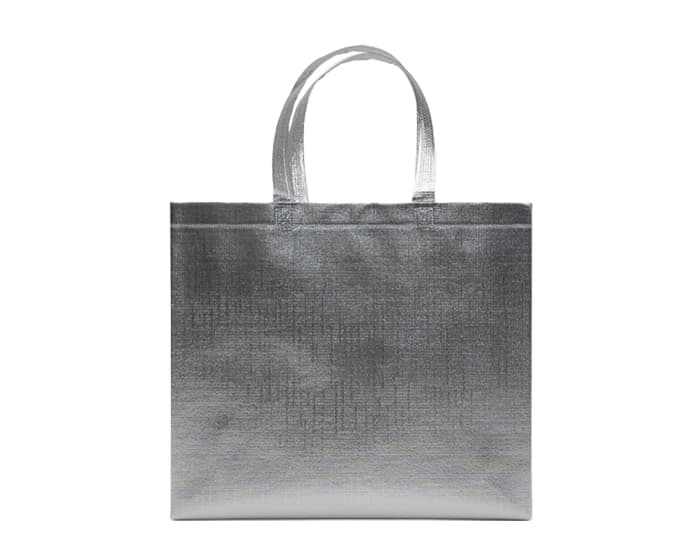 BOLSA DE NONWOVEN METALIZADO GLEAM A3188 PLATA 2